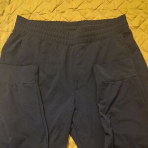 Uniqlo Black AIRISM Cuffed Joggers SMALL (SLIM FIT)